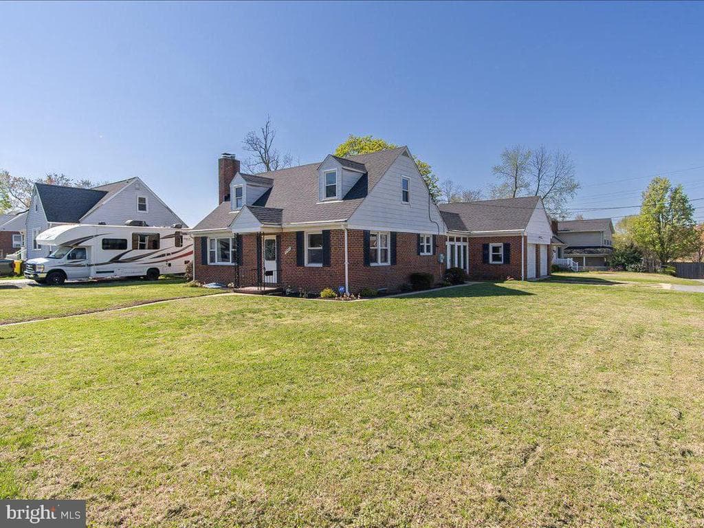 8466 Greenway photo 1