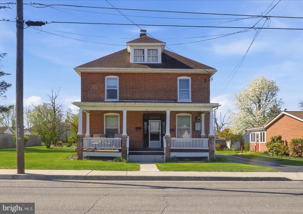 251 E E Grant Street photo 1