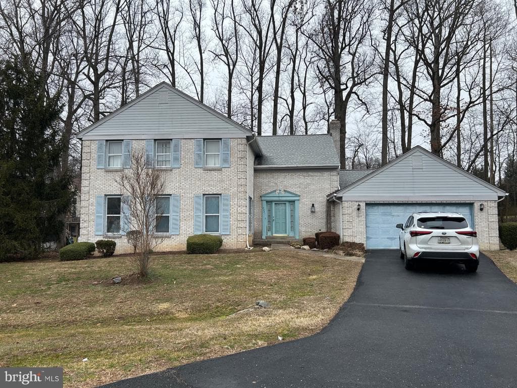 2201 Gaywoods Court photo 1
