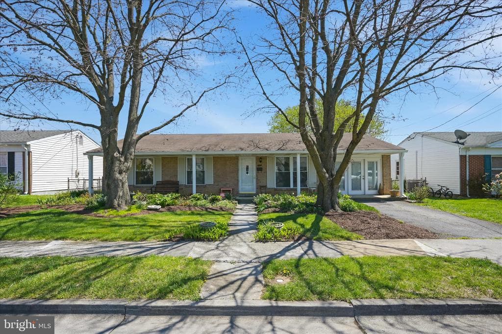 624 Butler Avenue photo 1