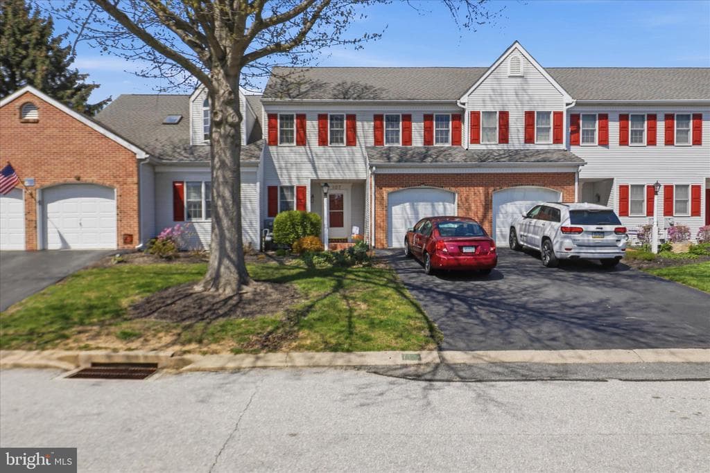 107 Carriage Hill Lane photo 1