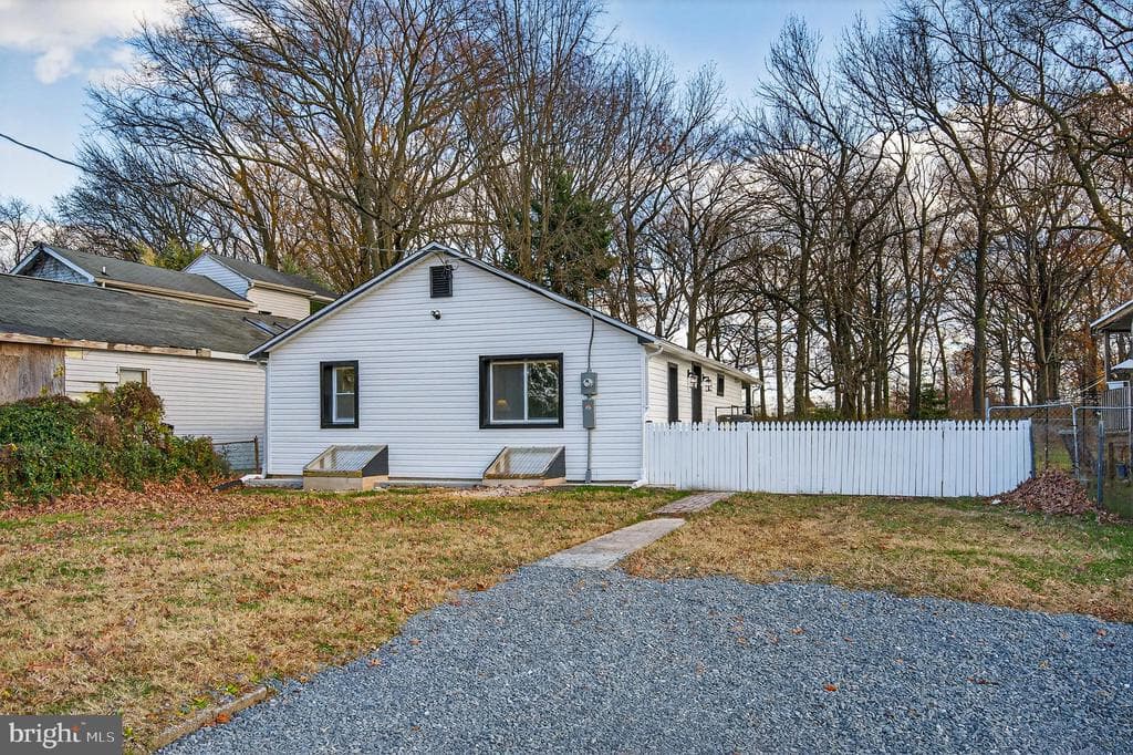 7631 Old Battle Grove Road photo 1