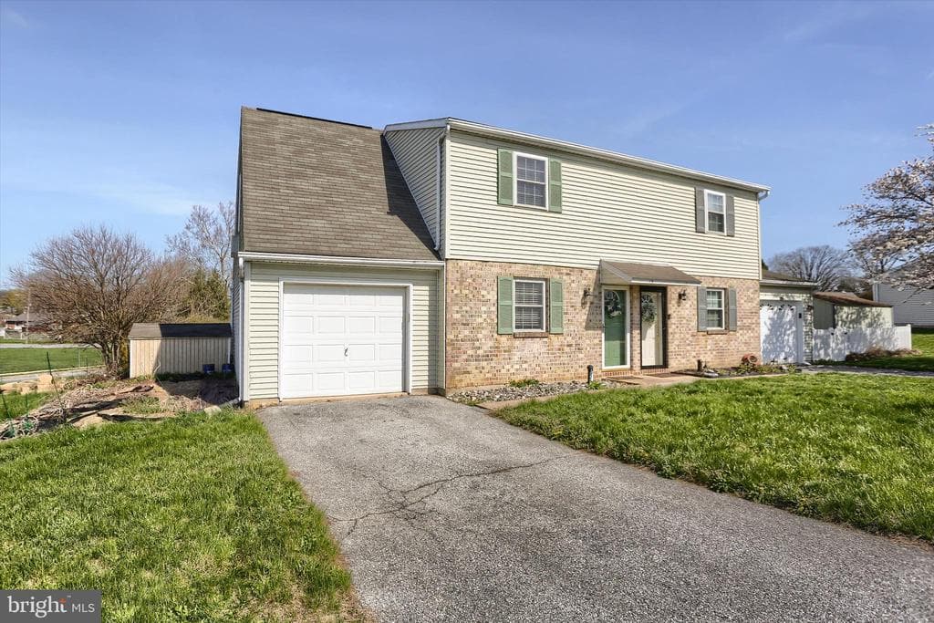 19 Dogwood Lane photo 1