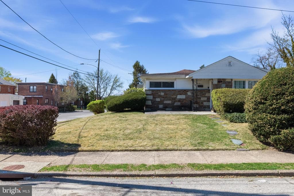 8112 Gilbert Street photo 1