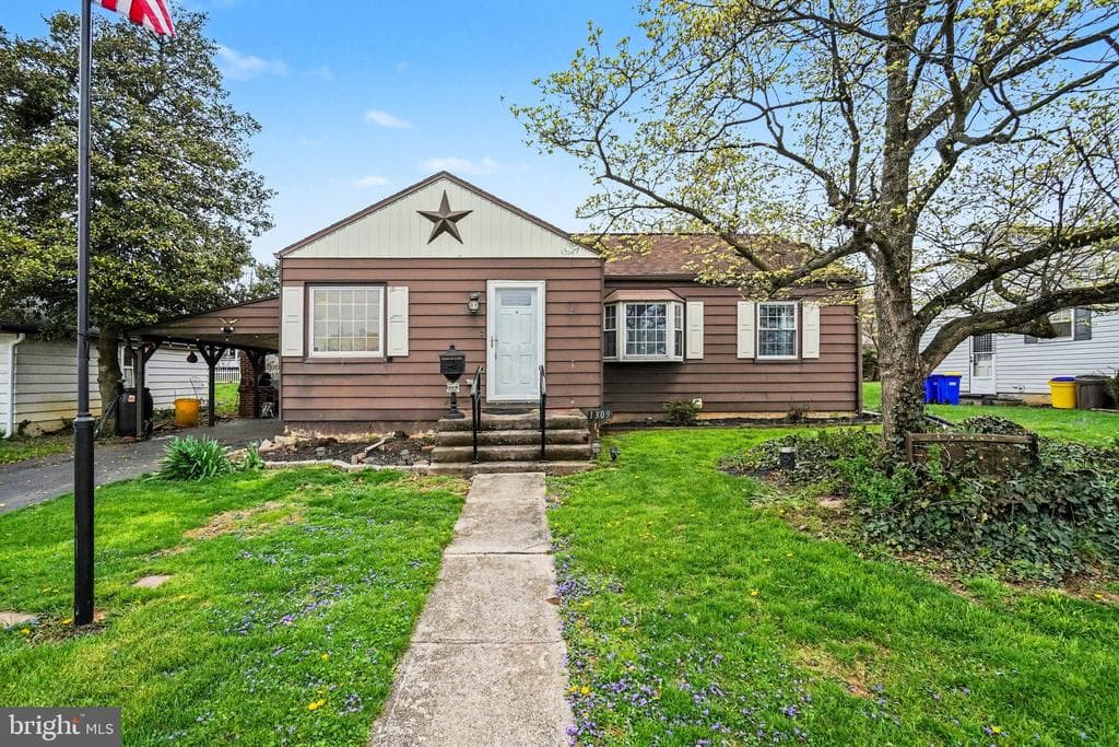 1309 Kingsley Road photo 1