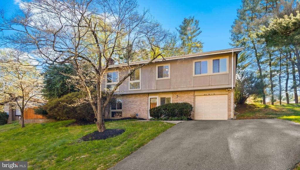 11504 Brandy Hall Lane photo 1