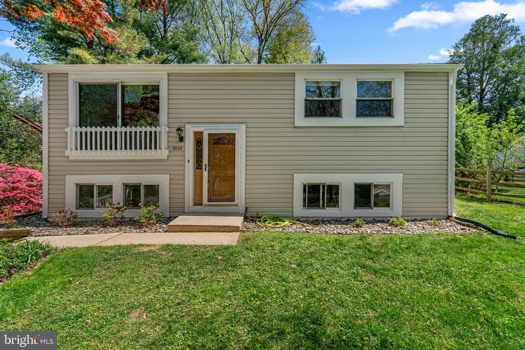 8848 Youngsea Place photo 1