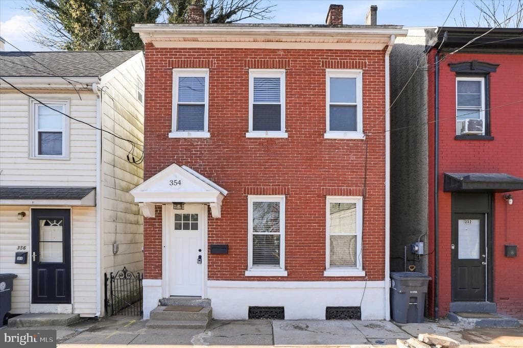 354 Apple Street photo 1