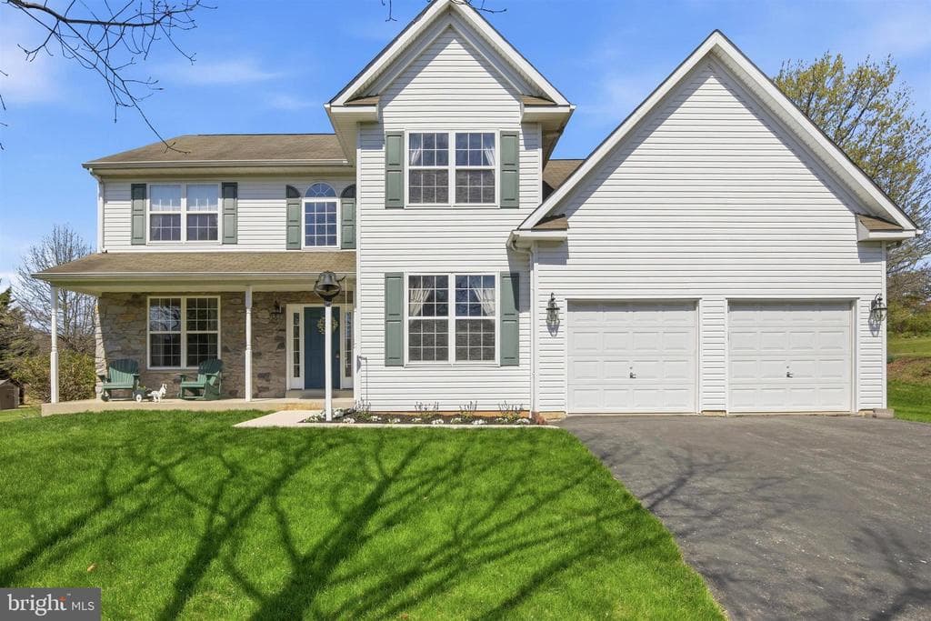 806 Generals Drive photo 1