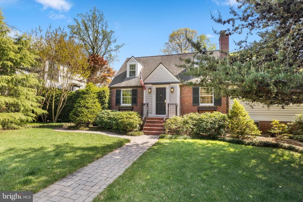5624 Madison Street photo 1