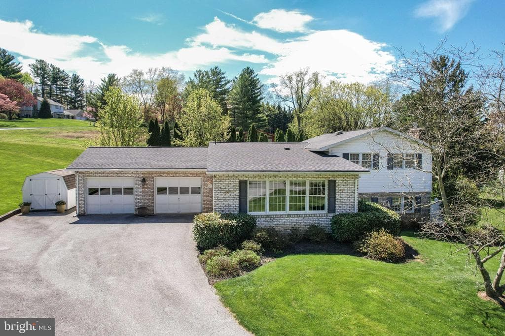 832 Winchester Drive photo 1