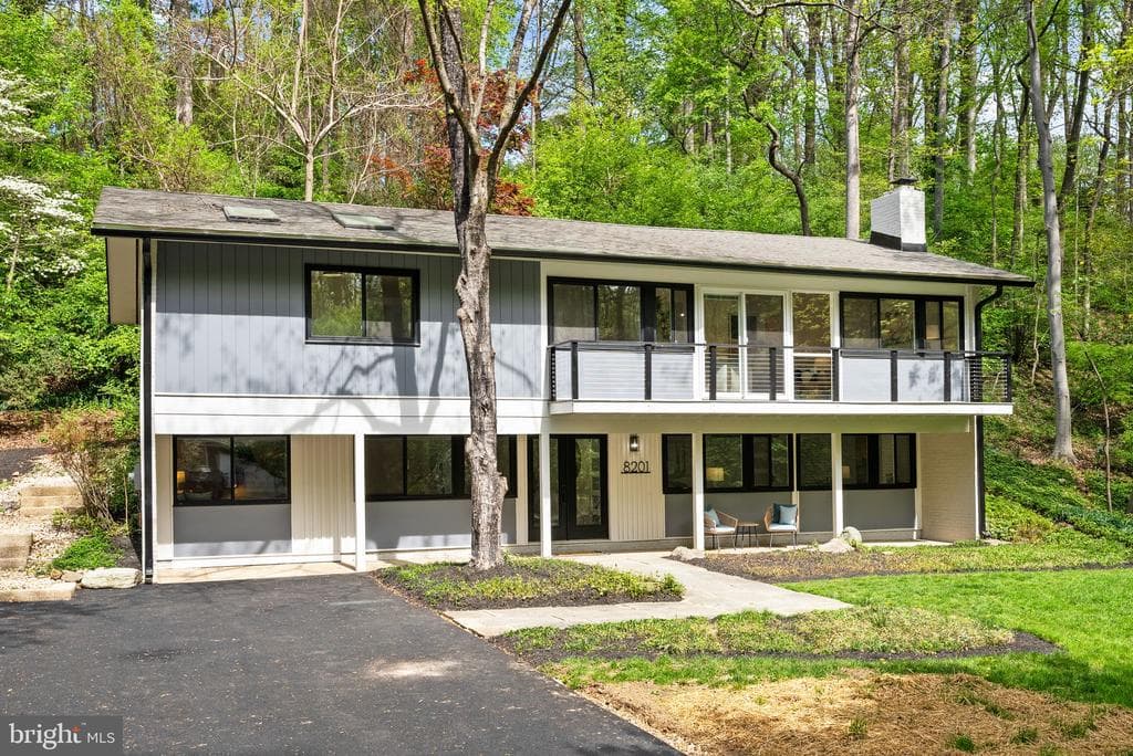 8201 Hamilton Spring Court photo 1