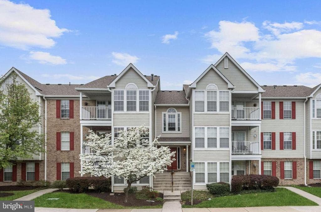 6205 Sandpiper Court #201 photo 1