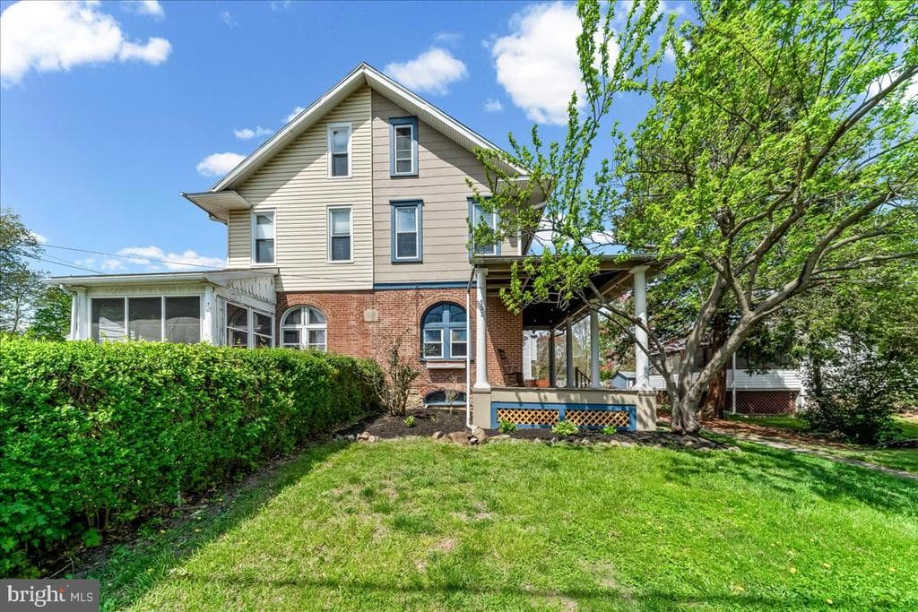 331 Yale Avenue photo 1