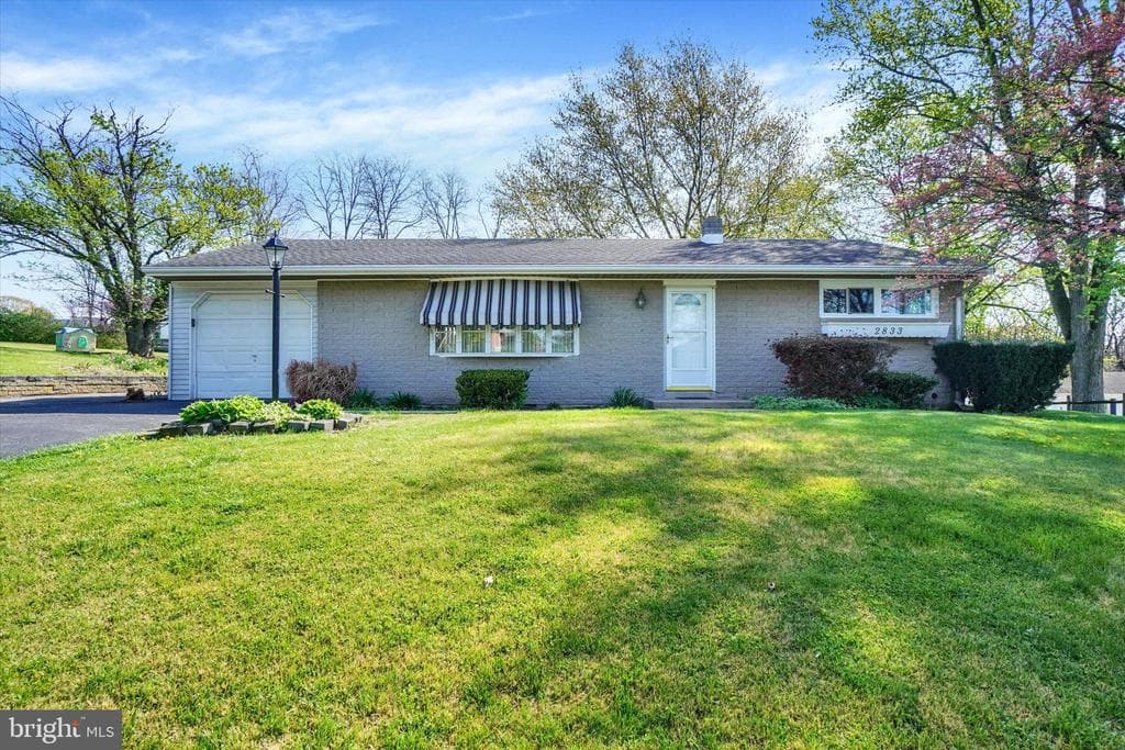 2833 Anita Drive photo 1
