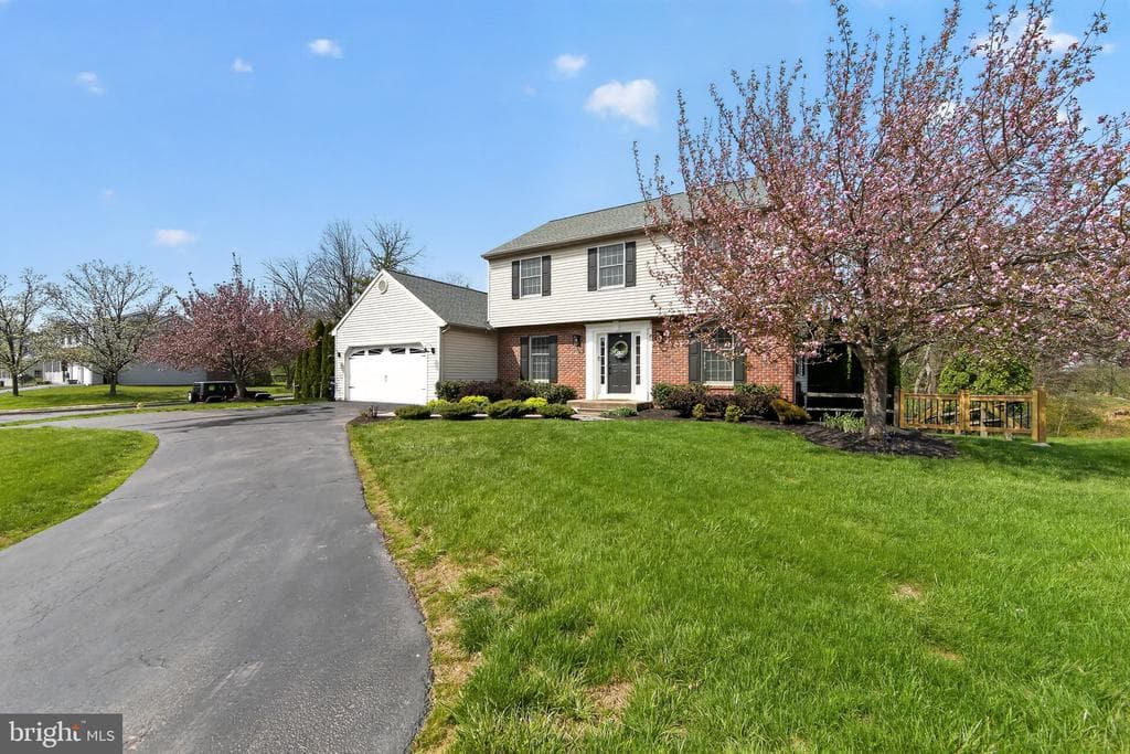 401 Russell Avenue photo 1