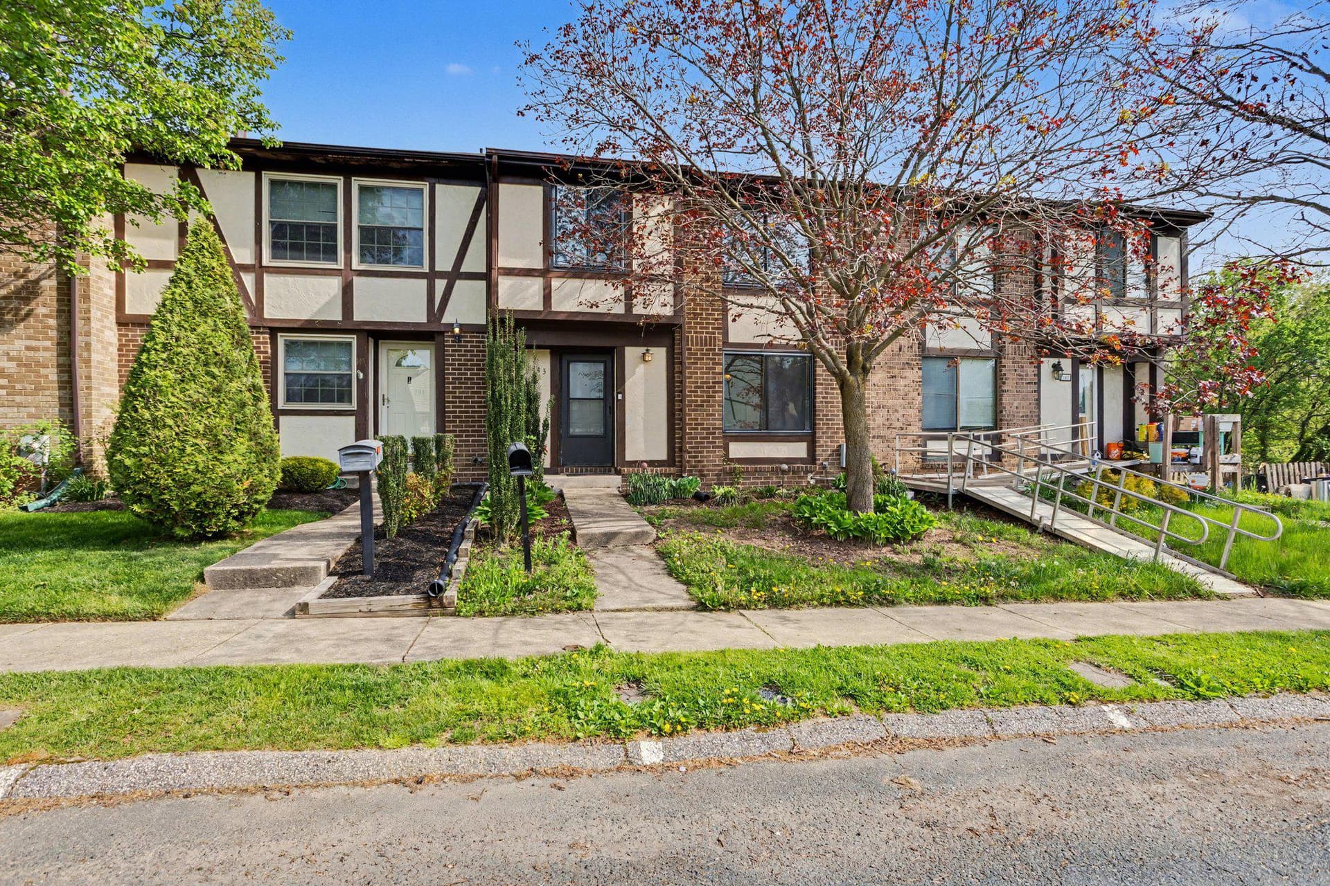 143 Bourbon Court photo 1