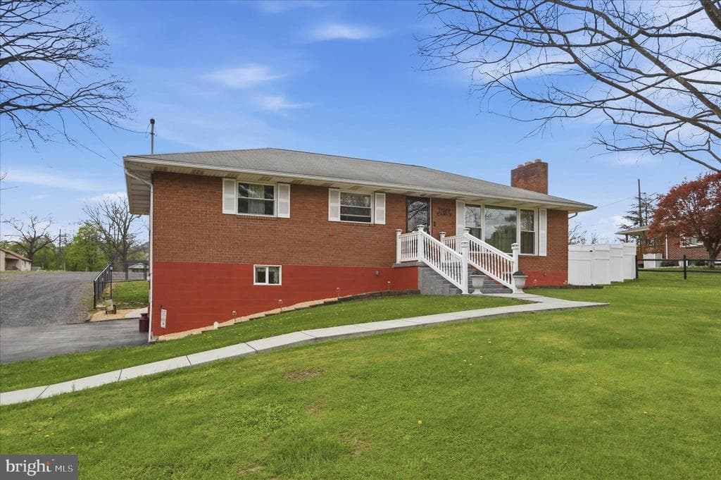14704 Main Street photo 1