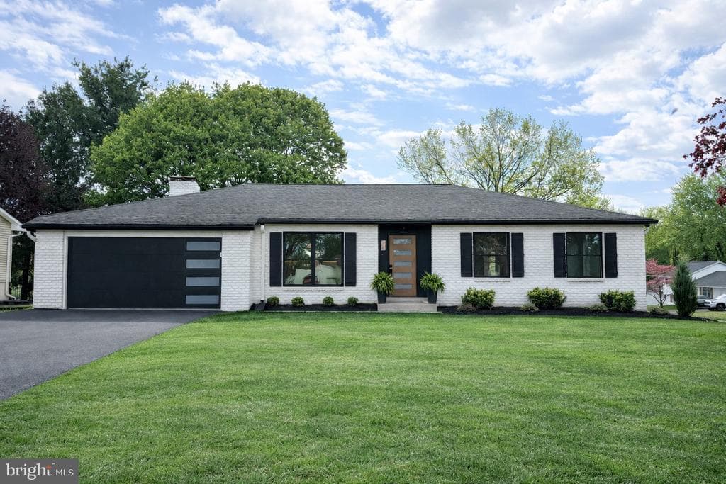 36 Kingston Drive photo 1
