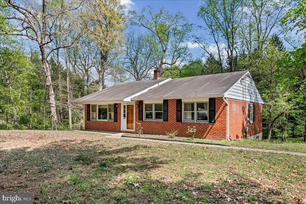 258 Walker Road photo 1