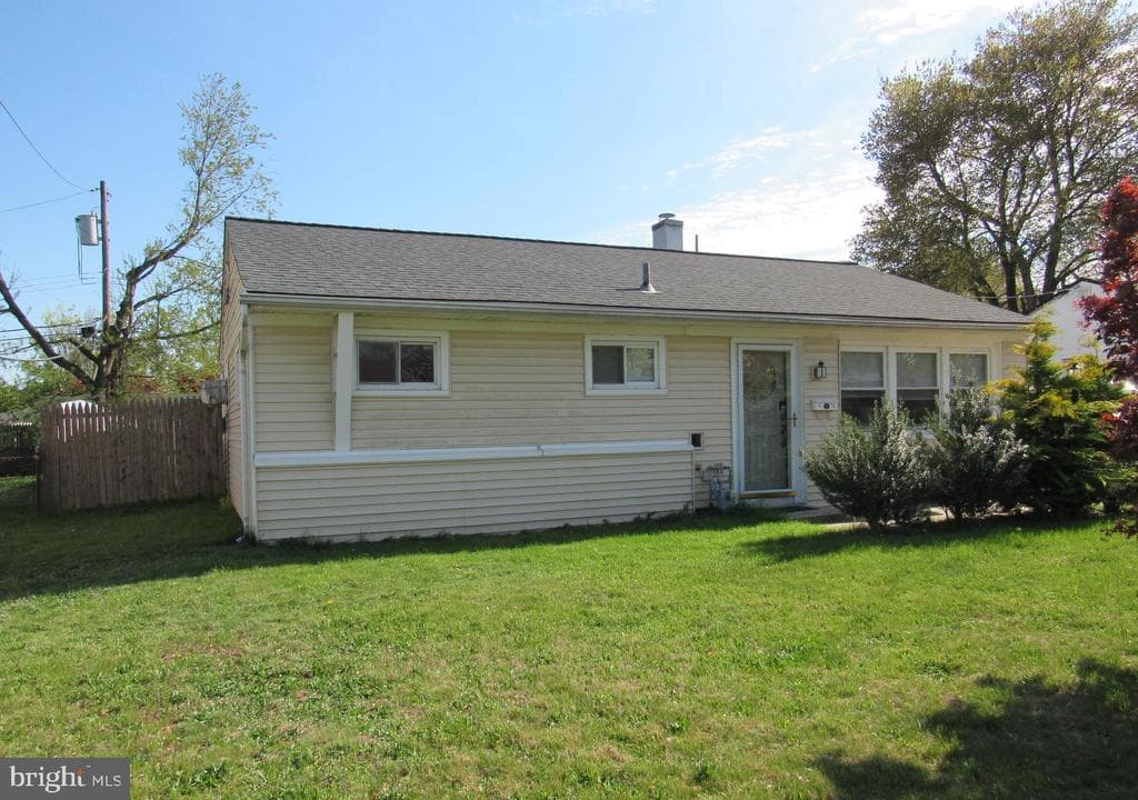 906 Spencer Drive photo 1
