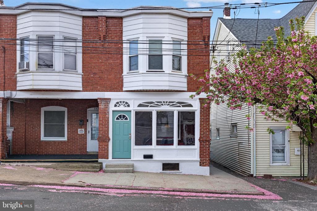 890 South Street photo 1