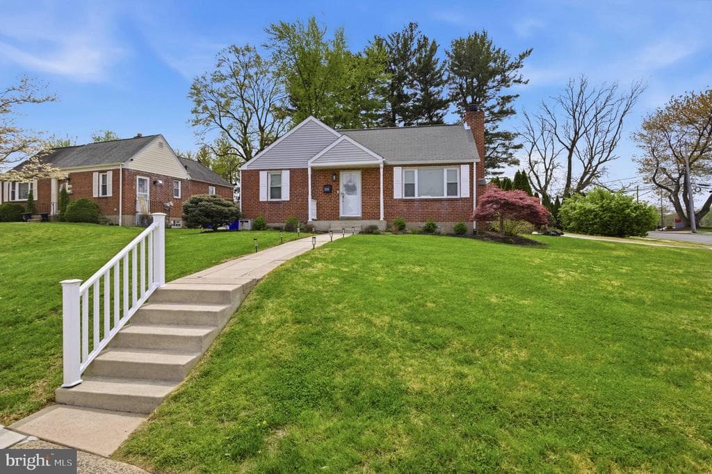 2948 Hillside Road photo 1