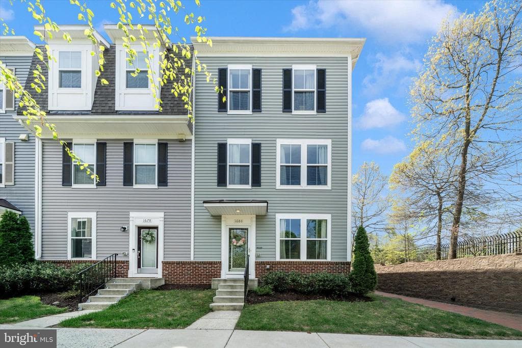 1680 Signalman Court photo 1