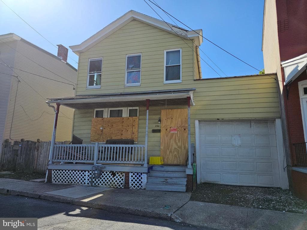 250 Washington Street photo 1