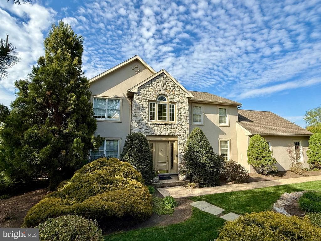 100 Deborah Drive photo 1