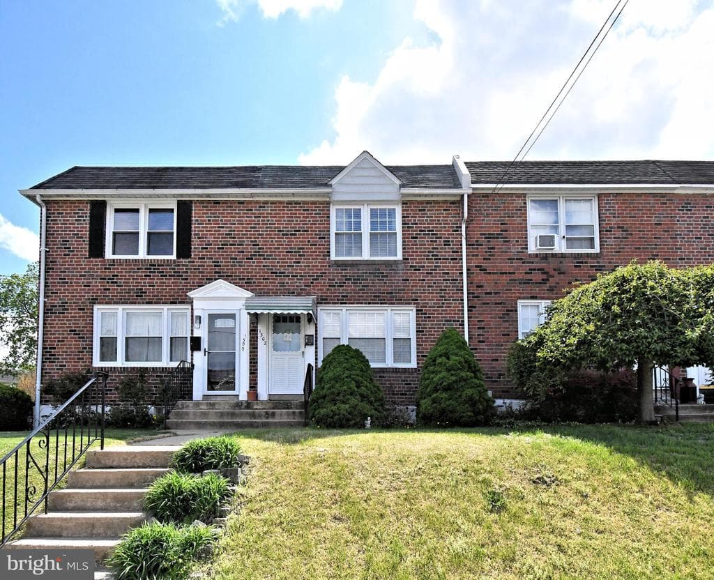 1302 Redwood Lane photo 1