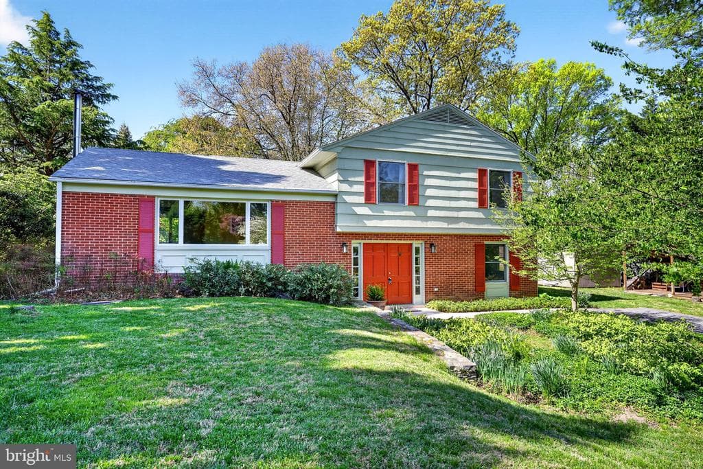 9221 Spring Valley Road photo 1