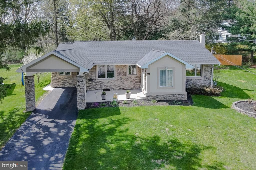 222 Fry Drive photo 1