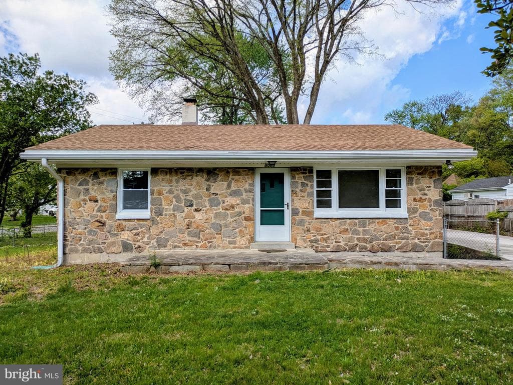 8068 Clark Station Road photo 1
