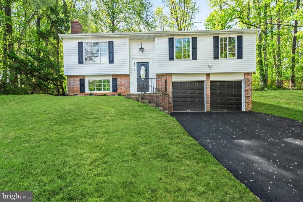 9203 Fox Lair Drive photo 1