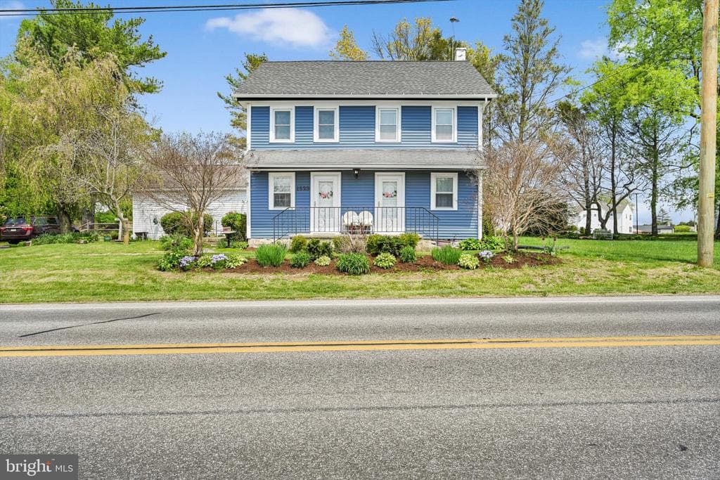 1523 Village Road photo 1