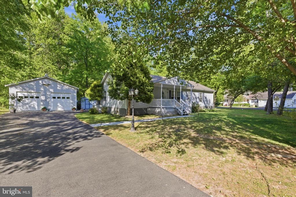 144 Stratford Circle photo 1