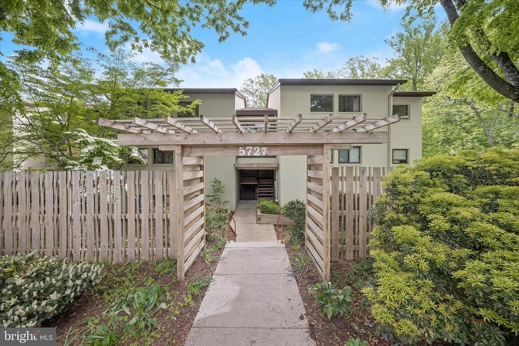 5727 Harpers Farm Road #E photo 1