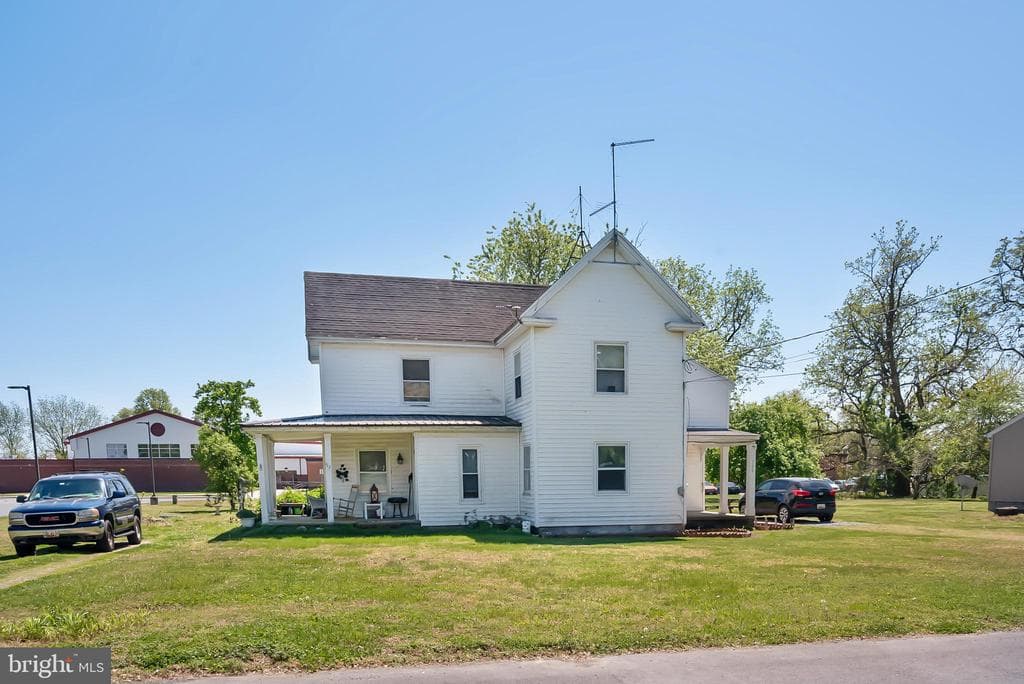 112 Noble Avenue photo 1