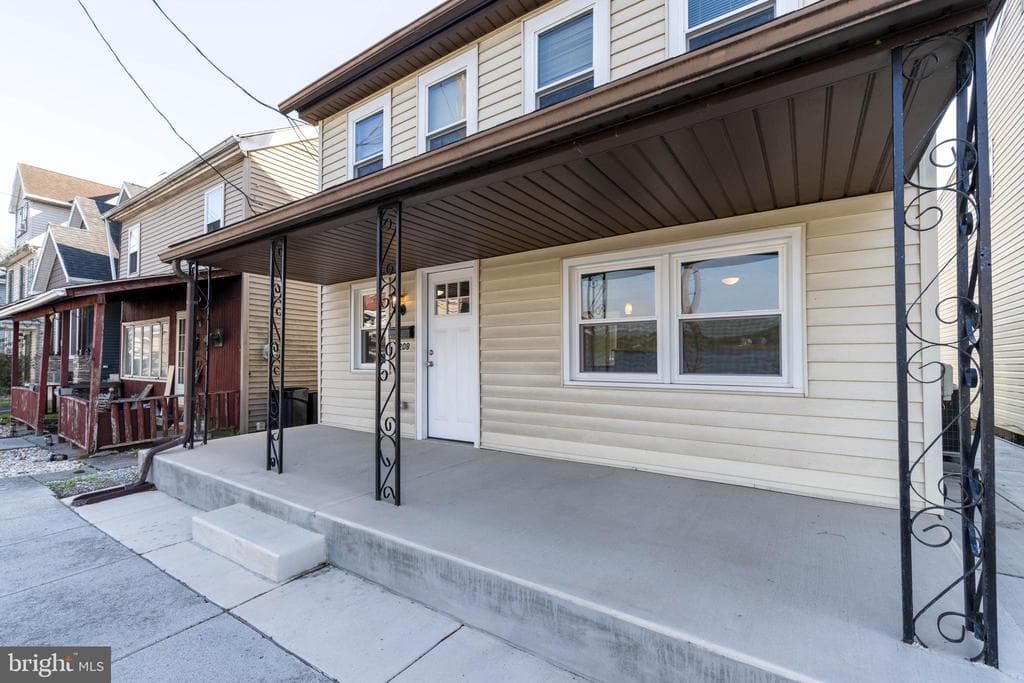 208 S Main Street photo 1