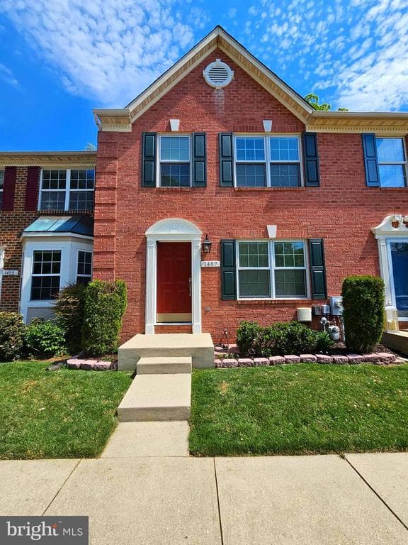 1457 Falcon Nest Court photo 1
