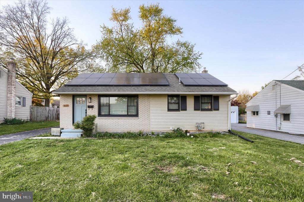 413 Birchland Avenue photo 1