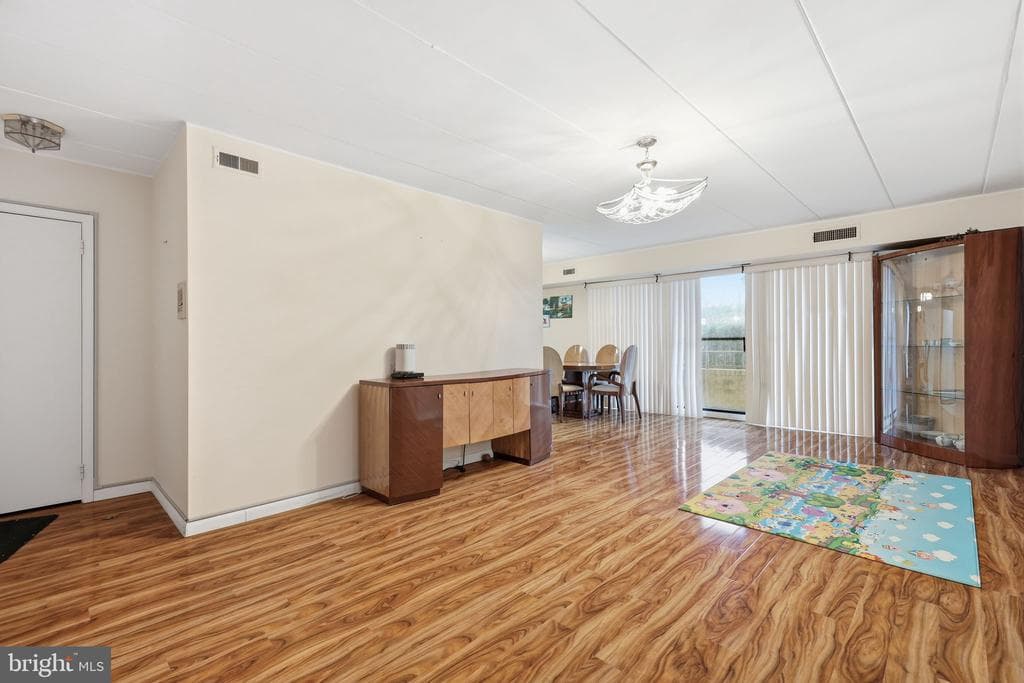 8910 Krewstown Road #118 photo 1