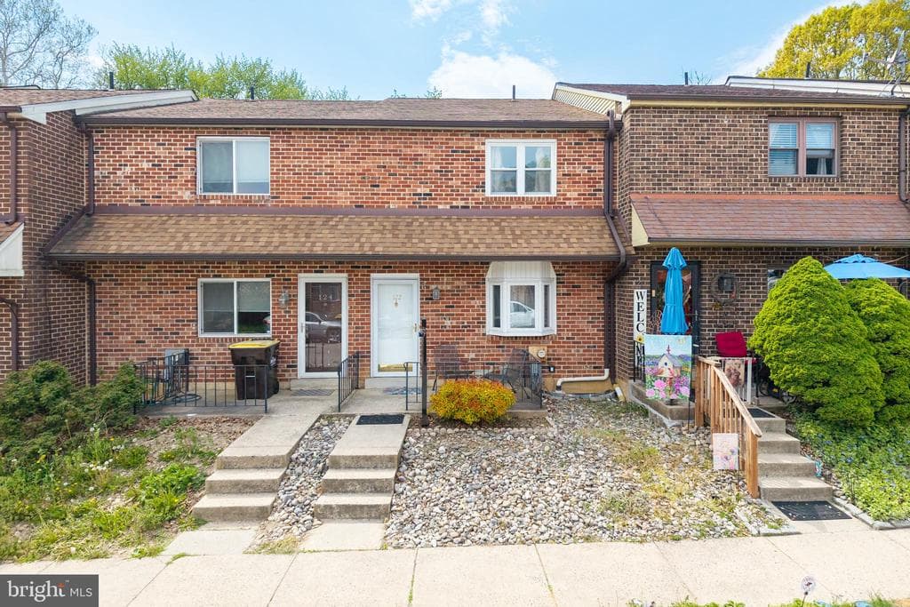 122 Kelmar Avenue photo 1