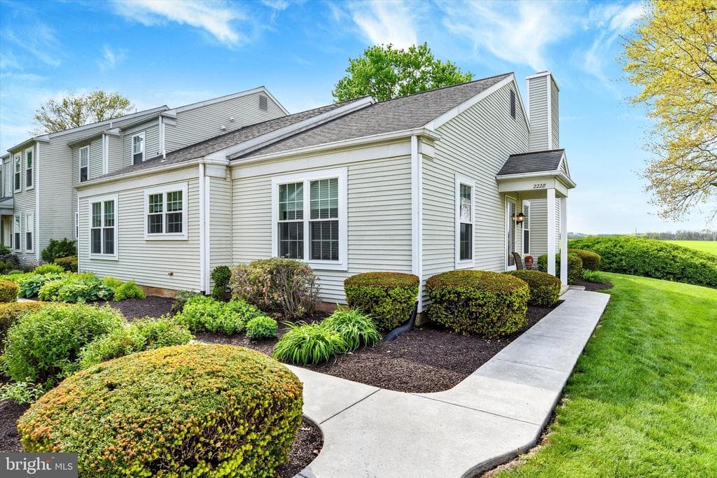 2228 Wexford Road photo 1