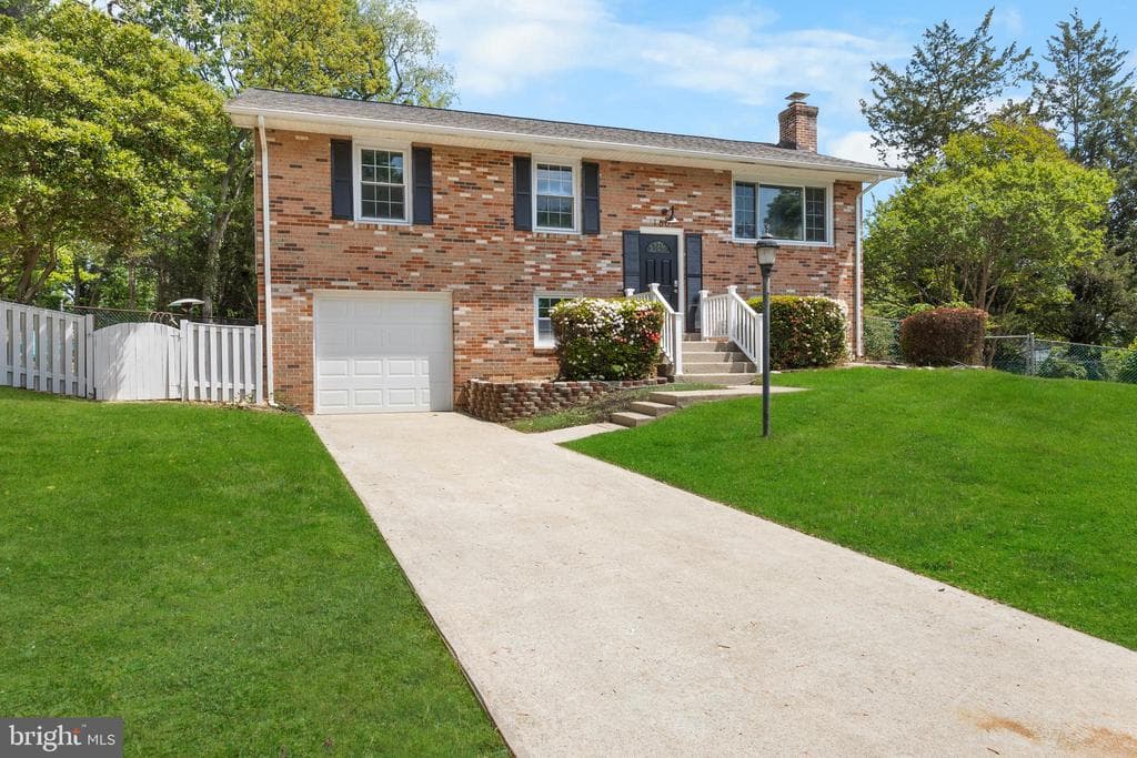 1607 Ashford Place photo 1