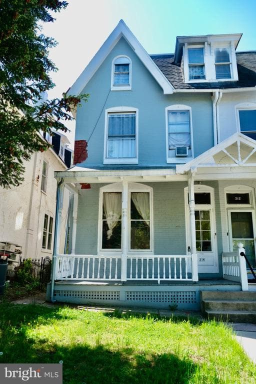 214 Douglass Street photo 1