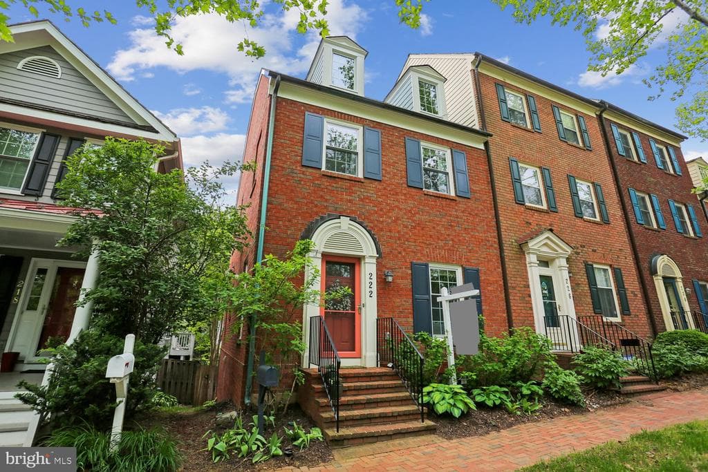 222 Beckwith Street photo 1