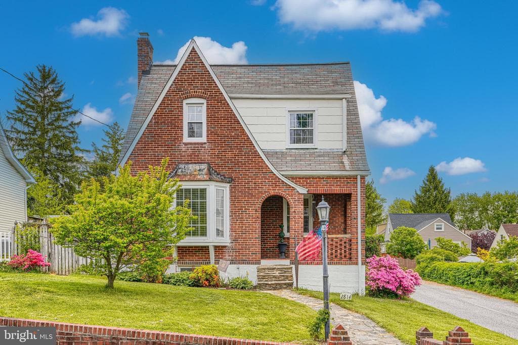 2814 Oakcrest Avenue photo 1