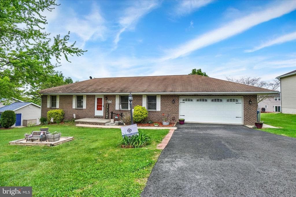 213 Lartry Drive photo 1